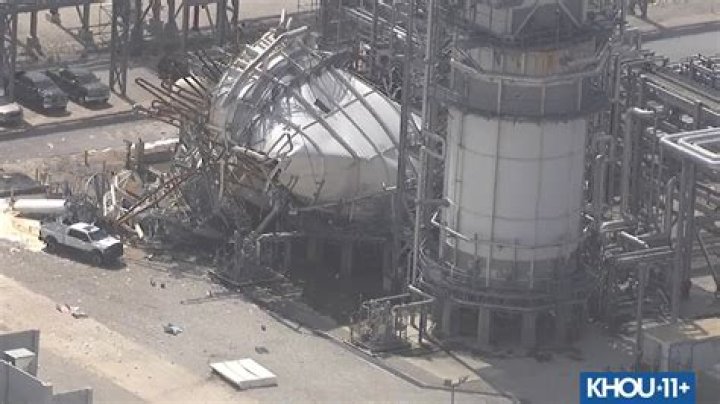 Fire, explosion damage paint plant – WSOC TV