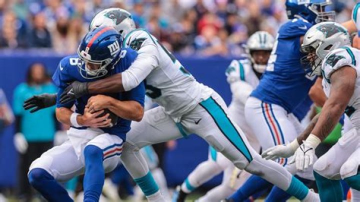 Giants acquire Brian Burns: Contract details