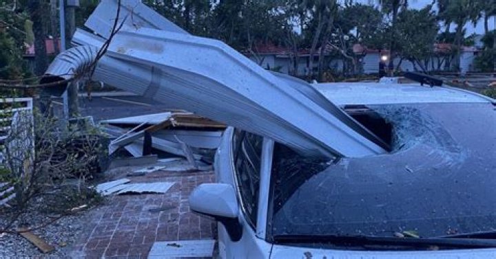 Possible tornado causes damage in Clearwater, Dunedin