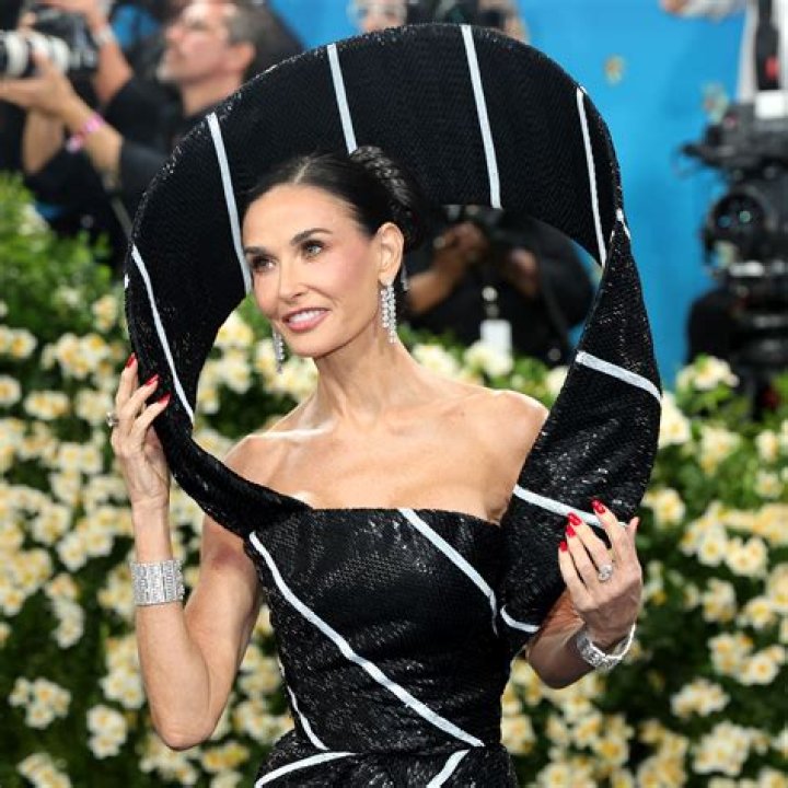 Salma Hayek Delivers Another Master Class in Bombshell Dressing—See Pics