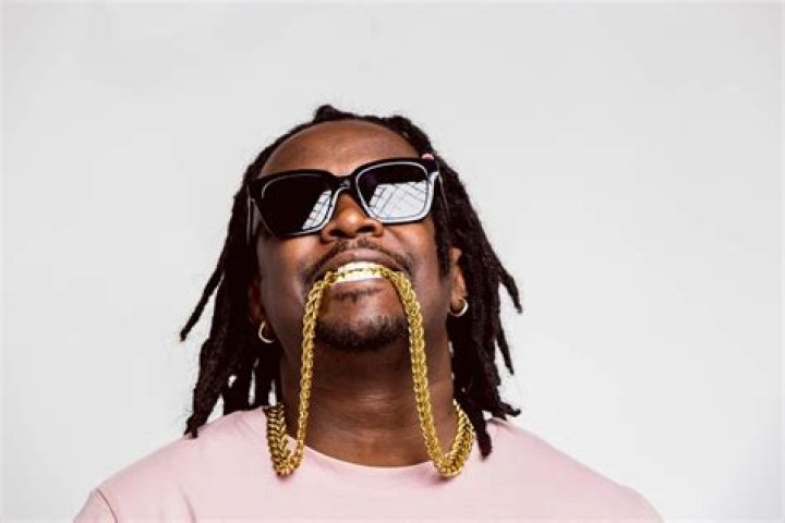 Should spectacular rappers sing?