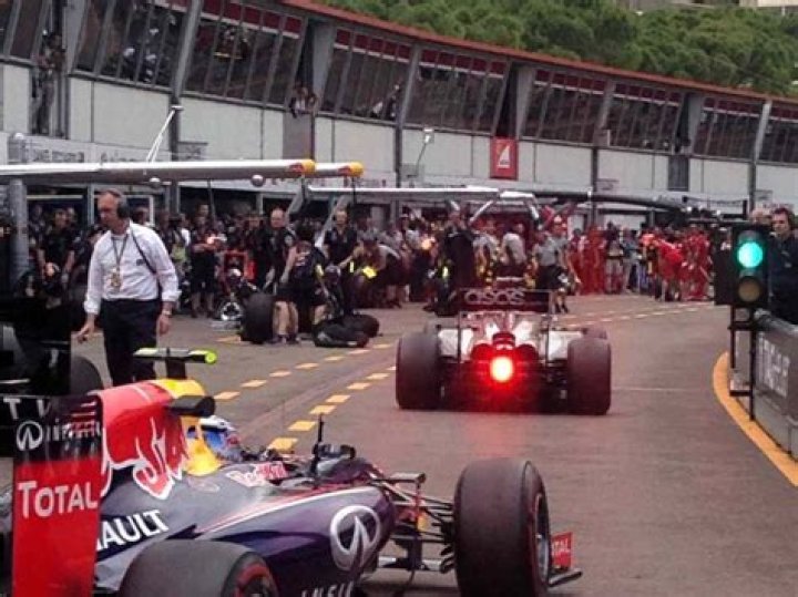 Why did F1 ban refuelling?