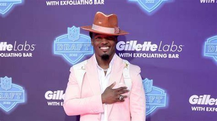 Why did Nakobe Dean fall in the NFL Draft? This may be the answer